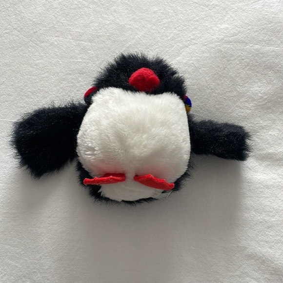 Gund penguin toy wearing earmuffs. Has a squeaker in its left flipper. rare - Picture 3 of 6